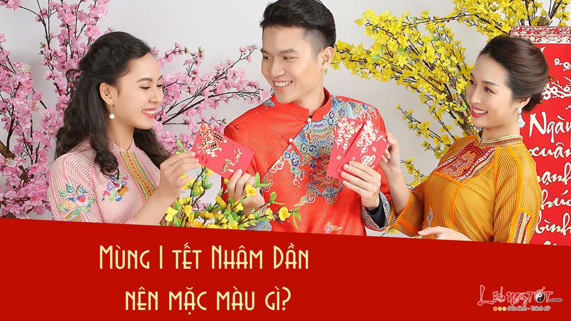 Mung 1 tet Nham Dan nen mac mau gi